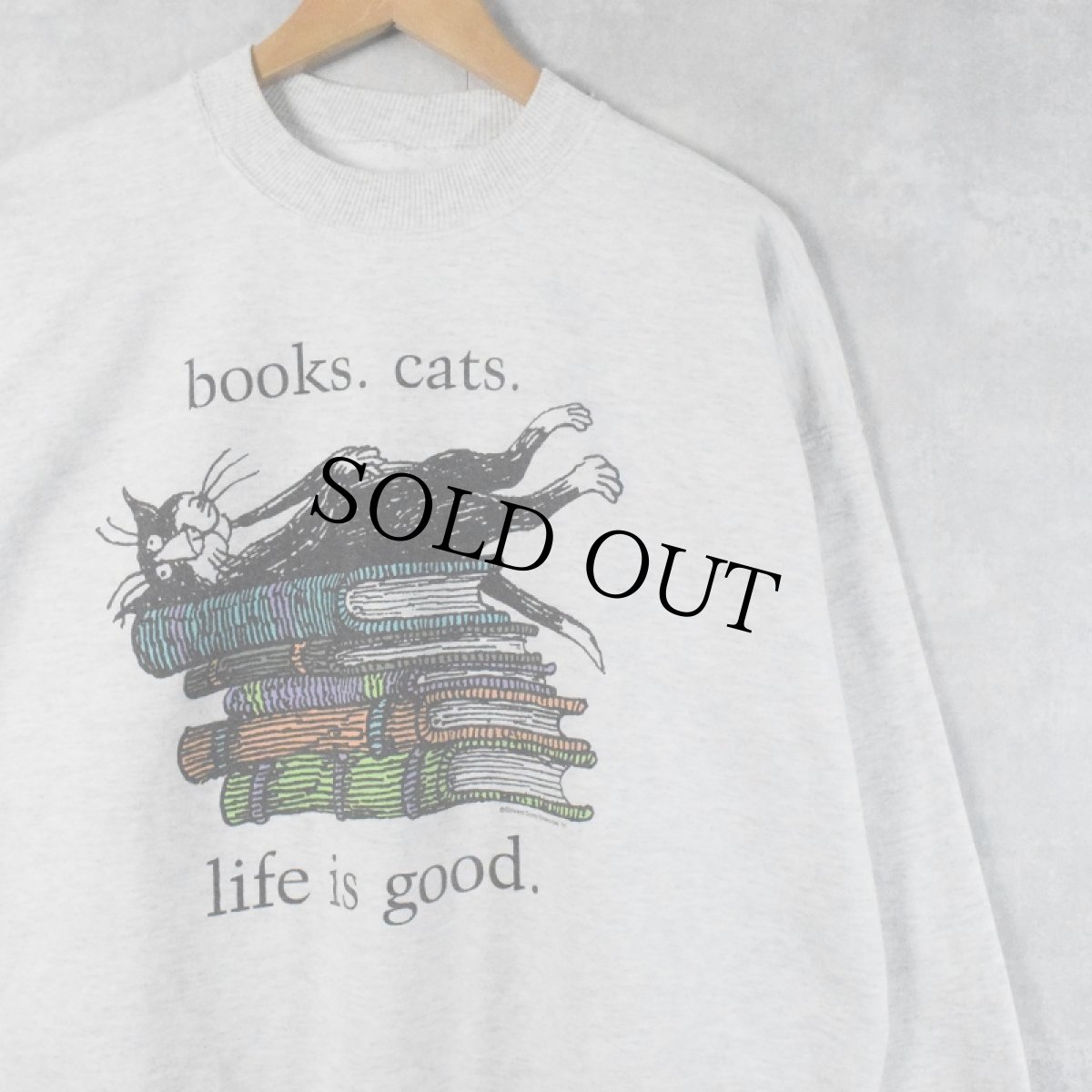 画像1: Edward Gorey "books.cats." 本×ねこプリントスウェット (1)