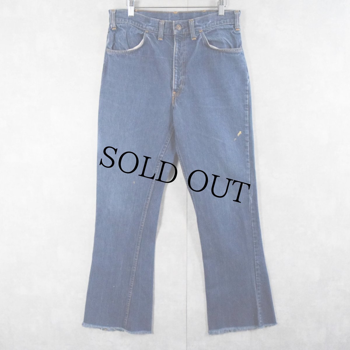 画像1: 60〜70's LEVI'S 646 BIGE カットオフ ベルボトムデニムパンツ W32 (1)