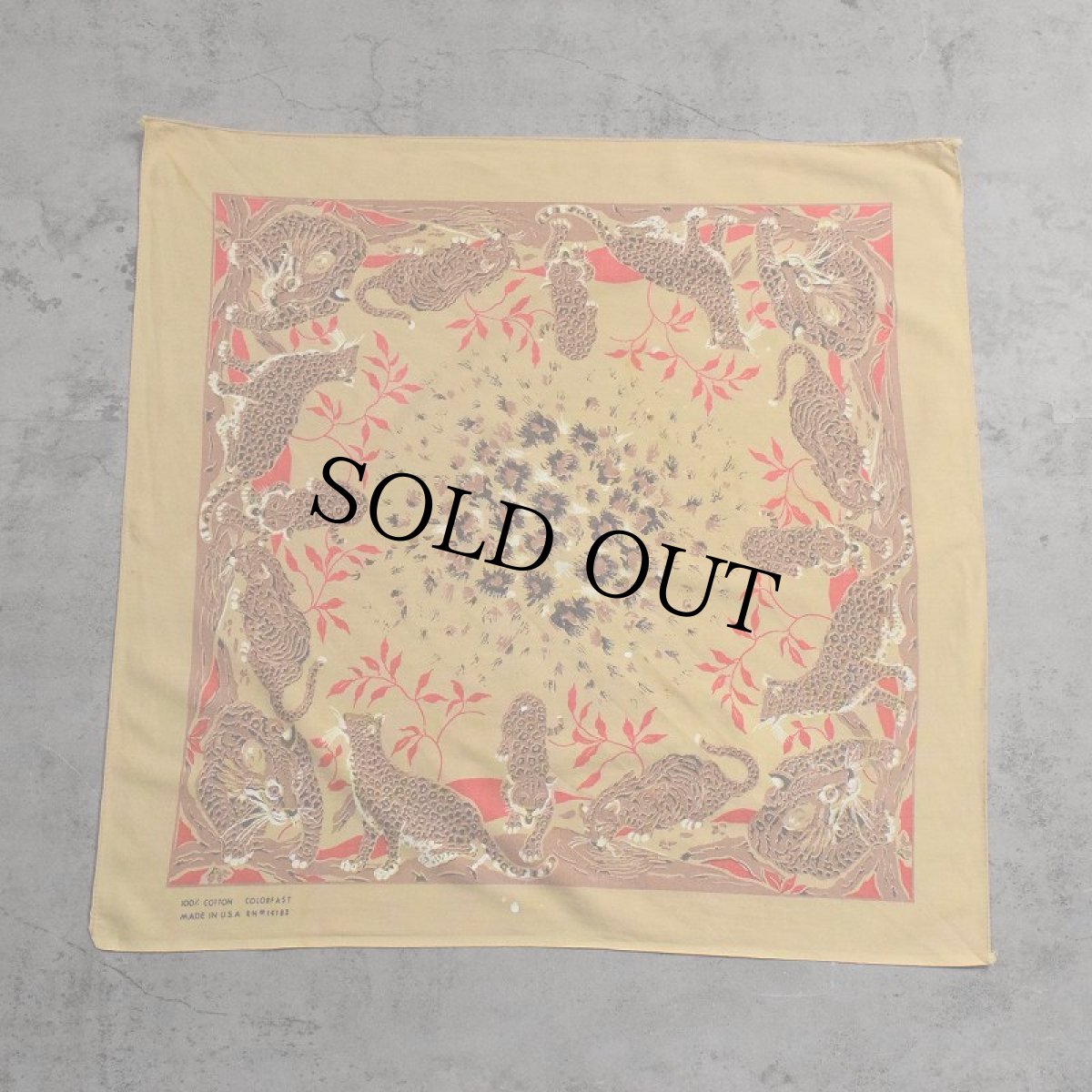 画像2: 70's COLOR FAST USA製 ヒョウ柄 バンダナ (2)