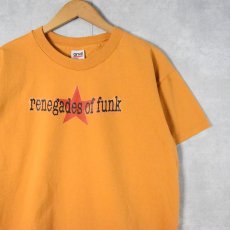 画像1: 90's Rage Against the Machine USA製 "renegades of funk" ロックバンドプリントTシャツ L (1)