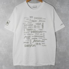 画像1: "Passion" 多言語 メッセージプリントTシャツ L (1)