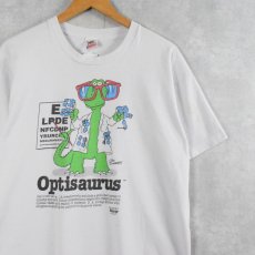 画像1: 90's Saurus GANG USA製 "Optisaurus" 恐竜キャラクタープリントTシャツ L (1)