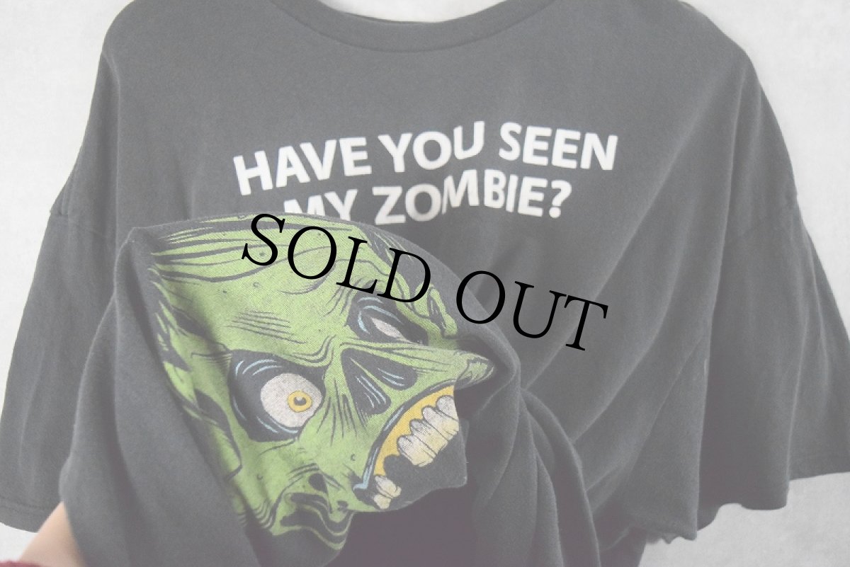 画像2: "HAVE YOU SEEN MY ZOMBIE?" ギミックプリントTシャツ BLACK 2XL (2)