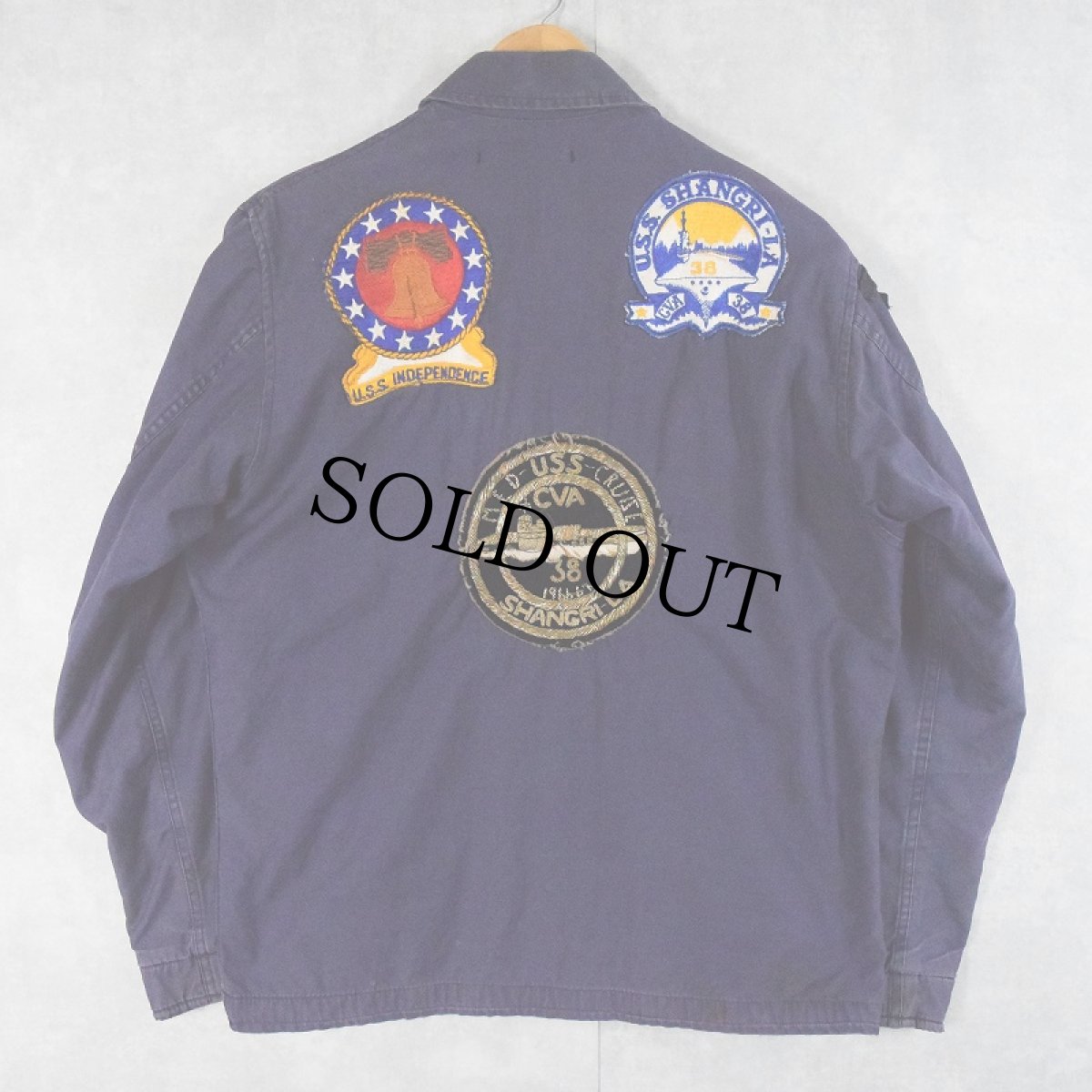 画像2: 60's U.S.NAVY "USS SHANGRI-LA CVA-38"  パッチ付き ユーティリティジャケット SIZE38R (2)