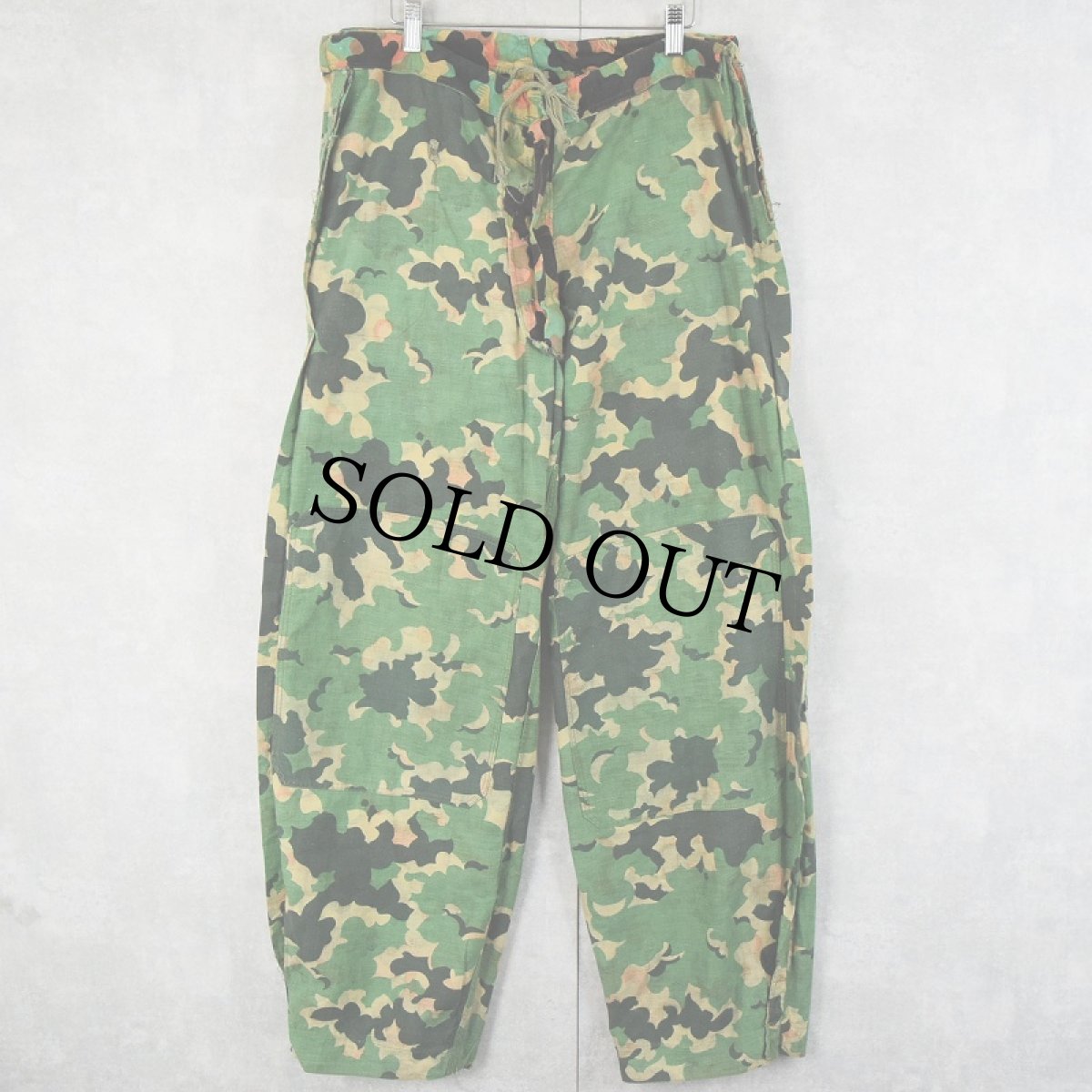 画像2: 〜50's Czechoslovakian Army "Dubaky Camo" Reversible Trousers W33 (2)