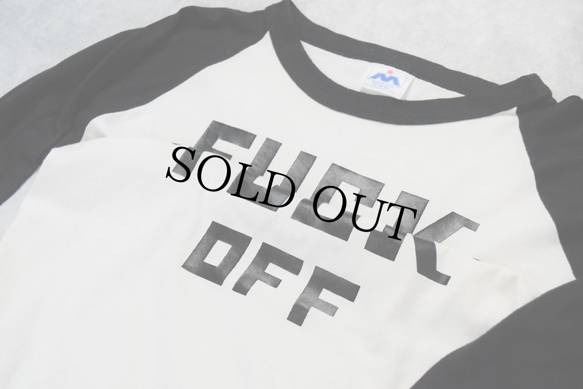 画像2: 80's "FUCK OFF" USA製 ギミックプリント ラグランTシャツ XL (2)
