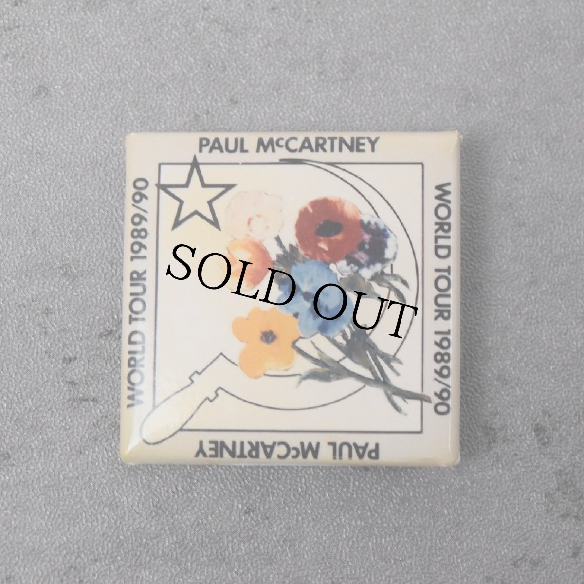 画像1: 80〜90's Paul McCartney "WORLD TOUR" シンガーソングライター ツアー缶バッチ (1)