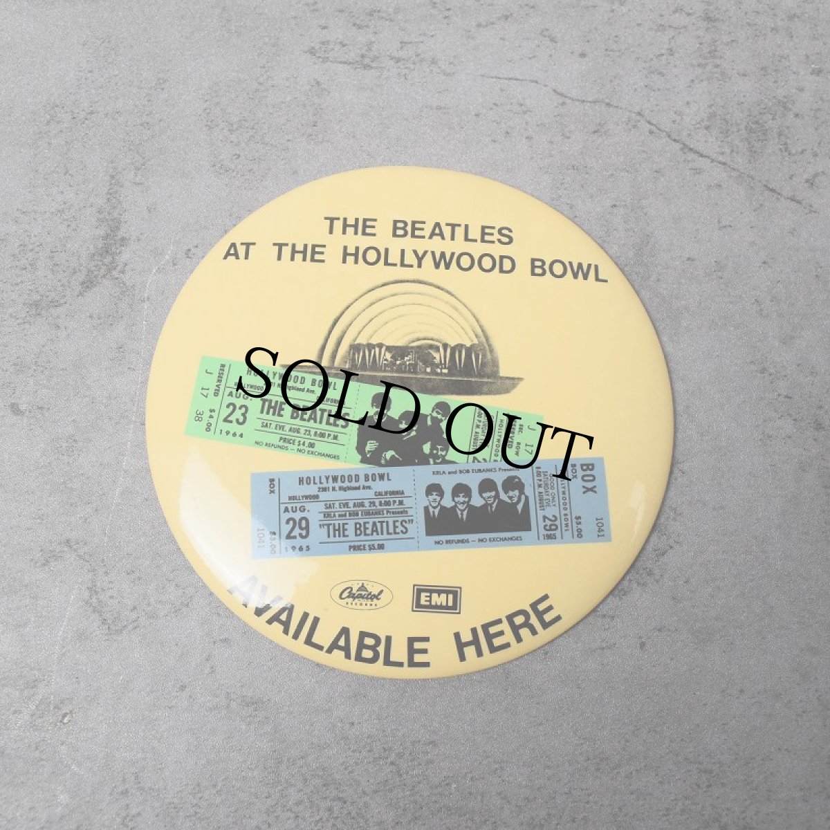 画像1: 70's THE BEATLES "AT THE HOLLYWOOD BOWL" ロックバンド 缶バッチ (1)