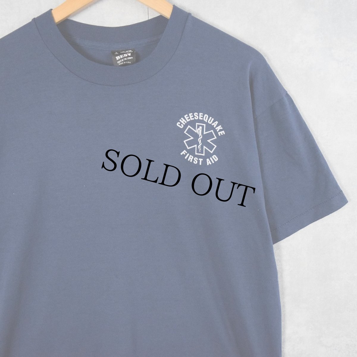 画像1: 80's CHEESEQUAKE FIRST AID USA製 救護ステーションプリントTシャツ NAVY L (1)