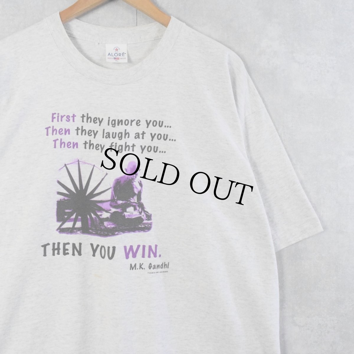 画像1: 90's Gandhi USA製 "First they ignore you..." 名言プリントTシャツ XL (1)