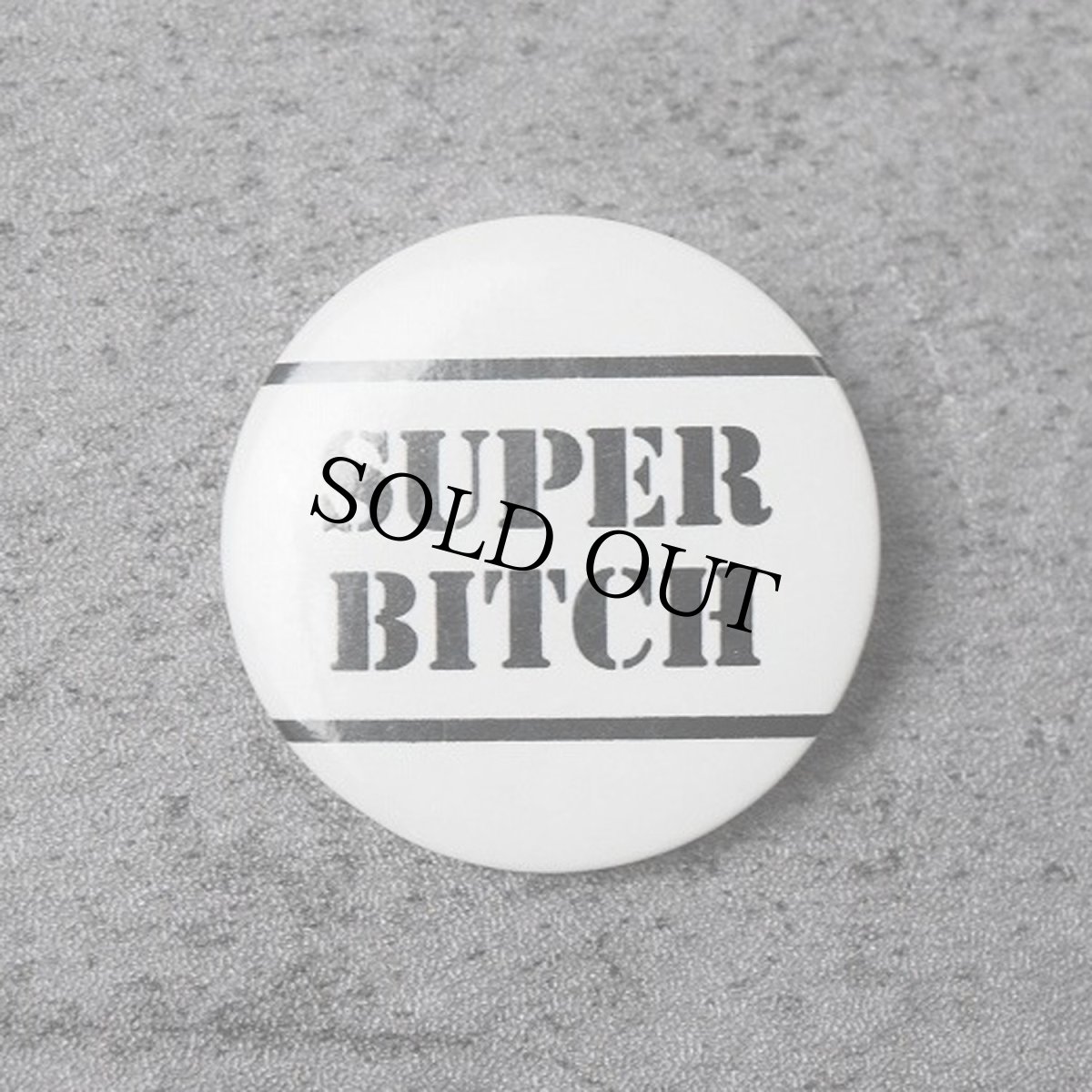 画像1: VINTAGE "SUPER BITCH" 缶バッチ (1)