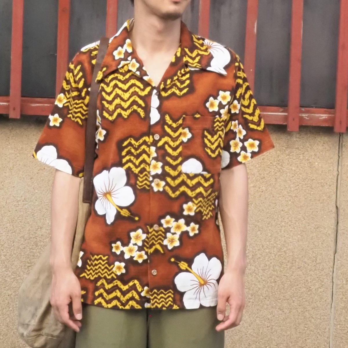 画像2: 【SALE】 70's TOWNCRAFT JCPenny ハイビスカス柄 オールオーバーパターン コットンアロハシャツ L (2)