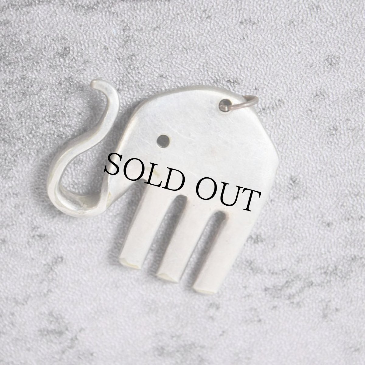 画像1: エレファントモチーフ シルバーチャーム (1)