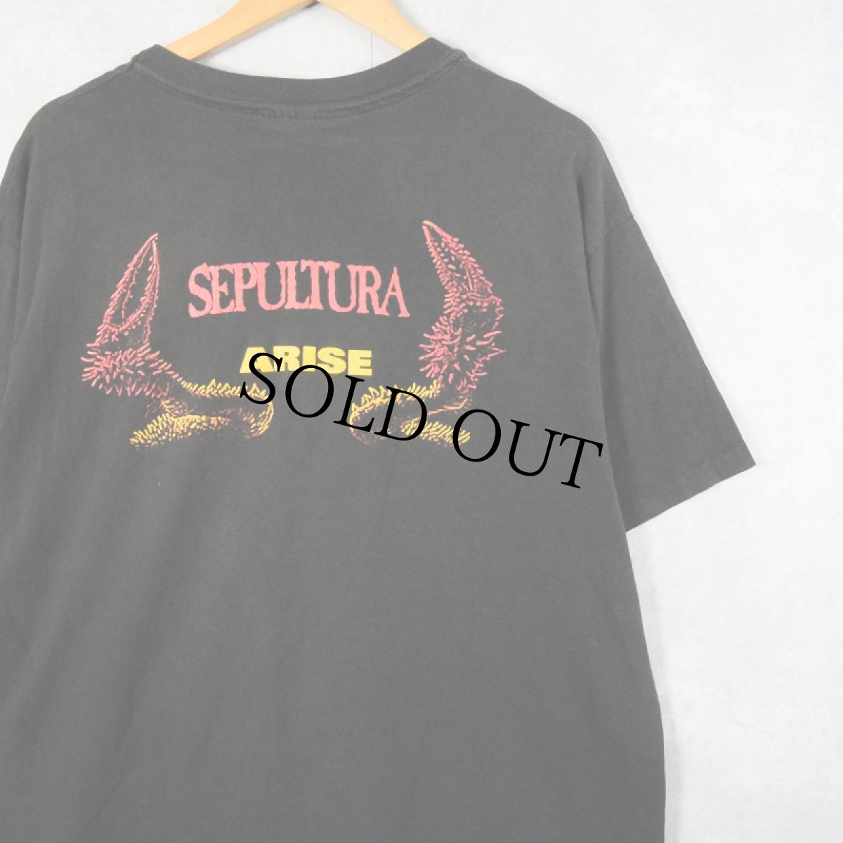 画像2: 90's SEPULTURA USA製 ヘヴィメタル・バンド プリントTシャツ BLACK XL (2)