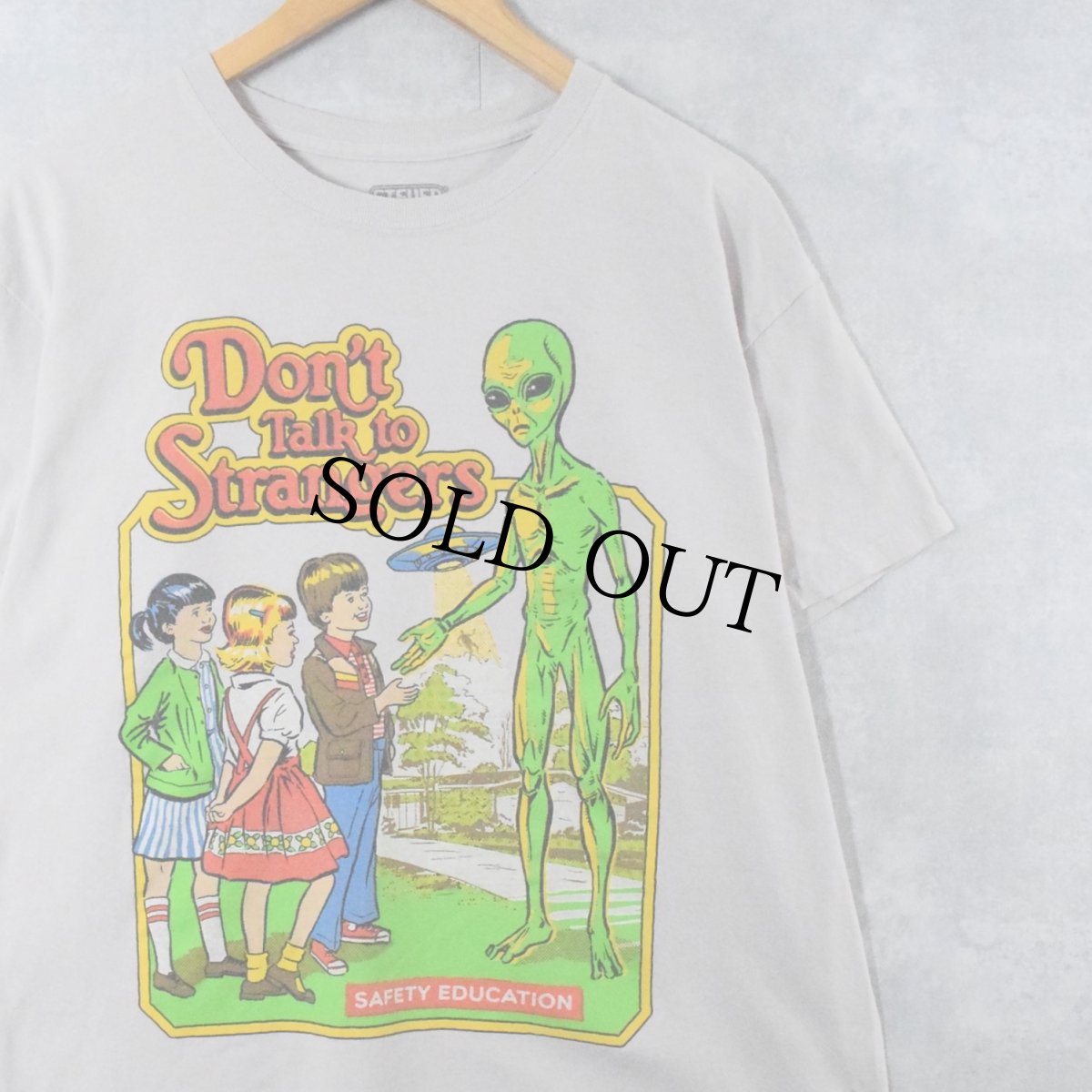 画像1: Steven Rhodes "Don't Talk to Strangers" イラストプリントTシャツ L (1)