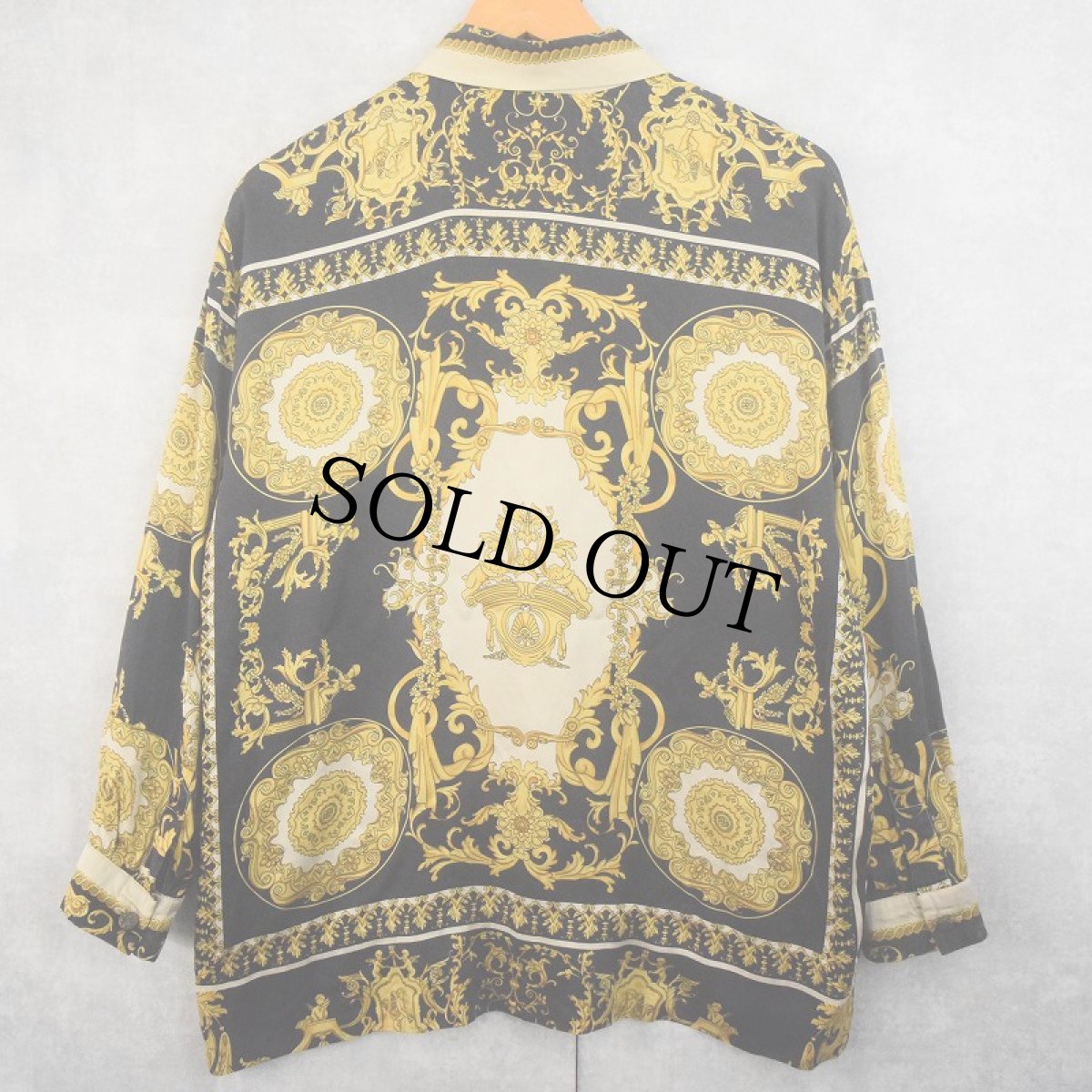 画像2: 90's〜 NOVIN スカーフ柄 シルクシャツ S (2)