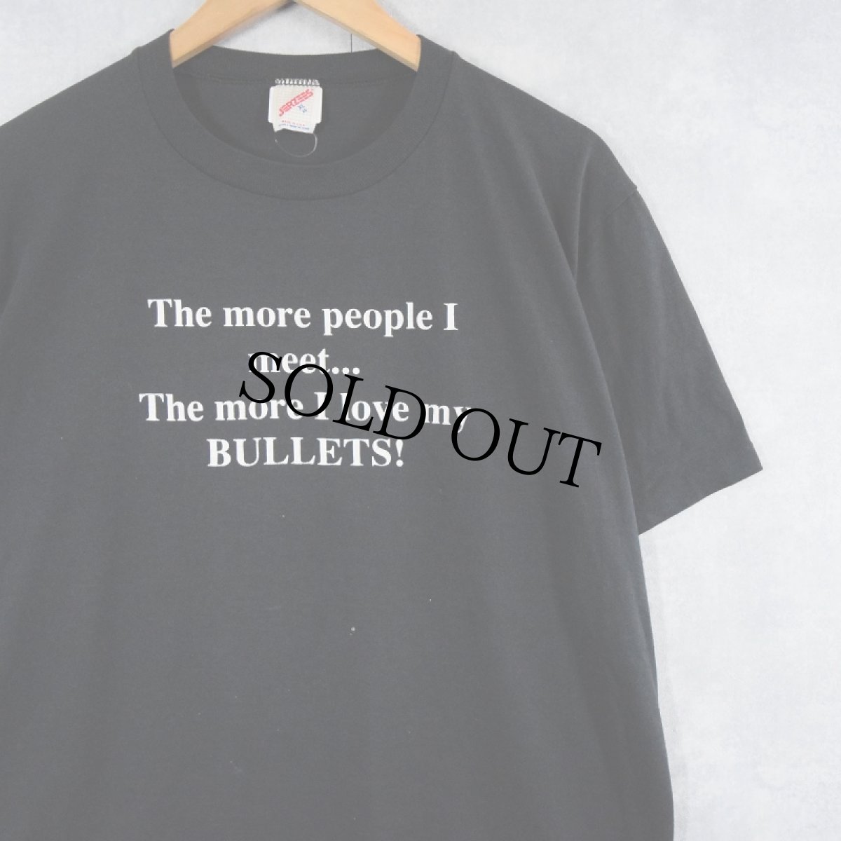 画像1: 80's USA製 "The more people I meet... The more I love my BULLETS!" メッセージプリントTシャツ XL (1)
