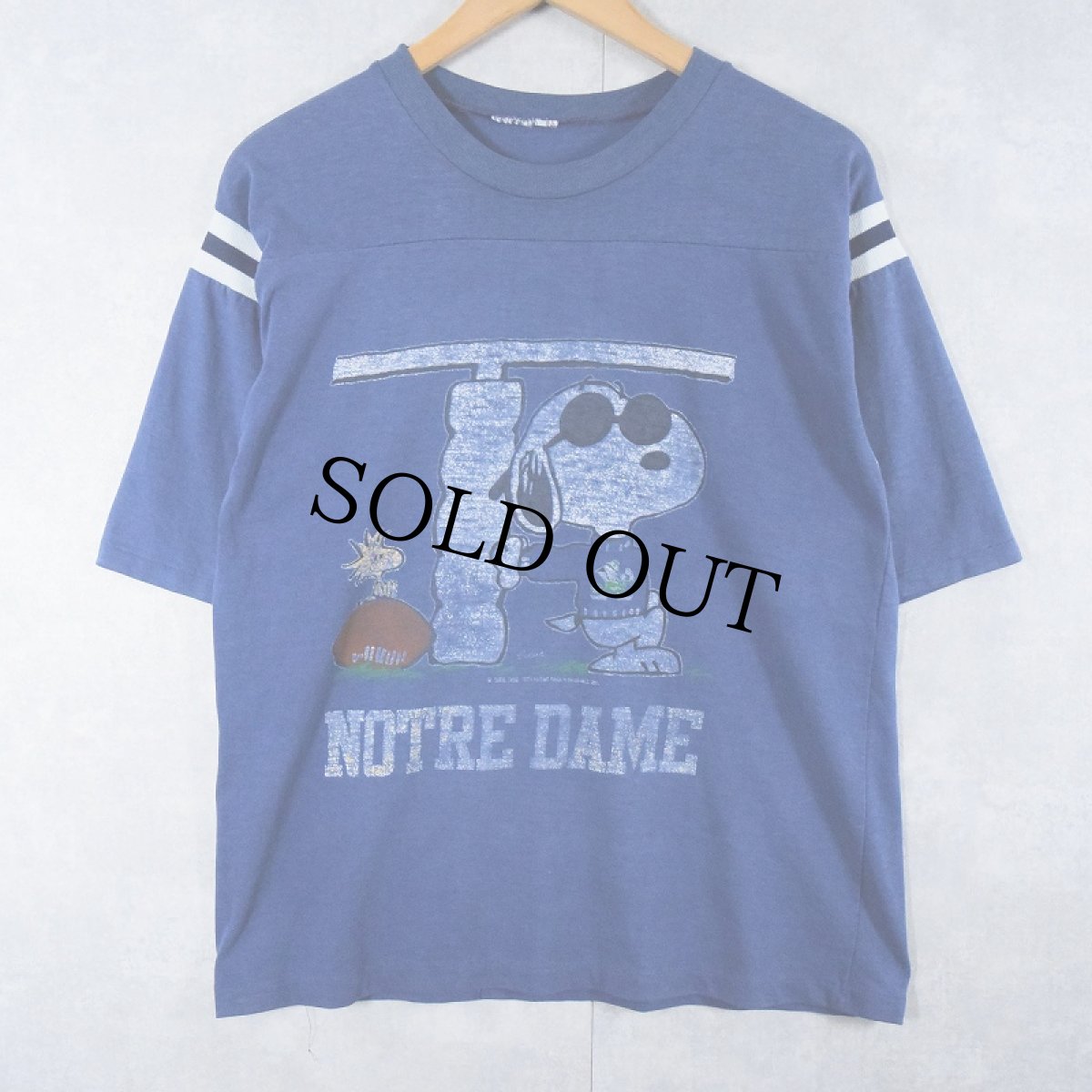 画像1: 70〜80's SNOOPY "NOTRE DAME" キャラクタープリントフットボールTシャツ  (1)