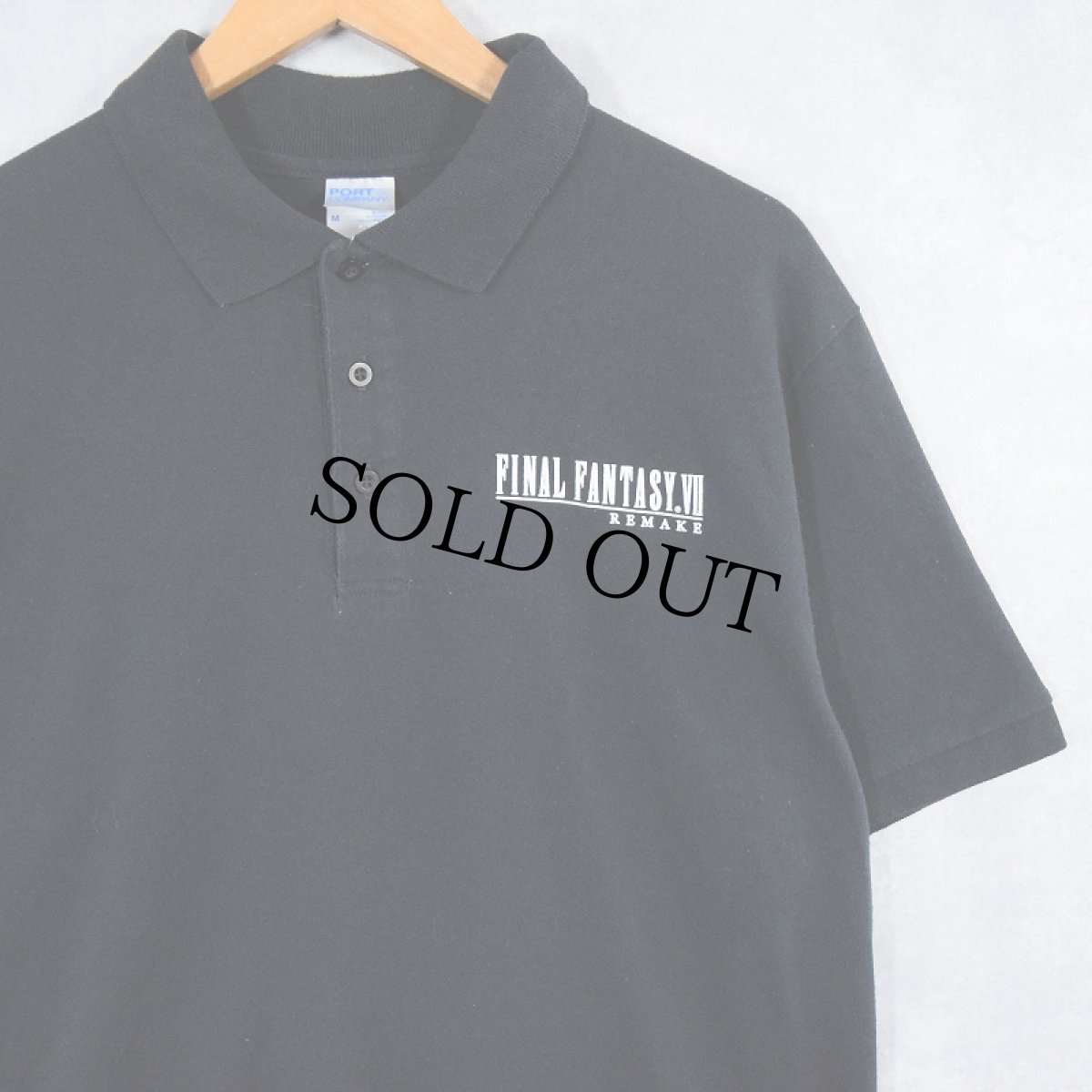 画像2: FINAL FANTASY VII "REMAKE" ゲームプリントポロシャツ BLACK M (2)