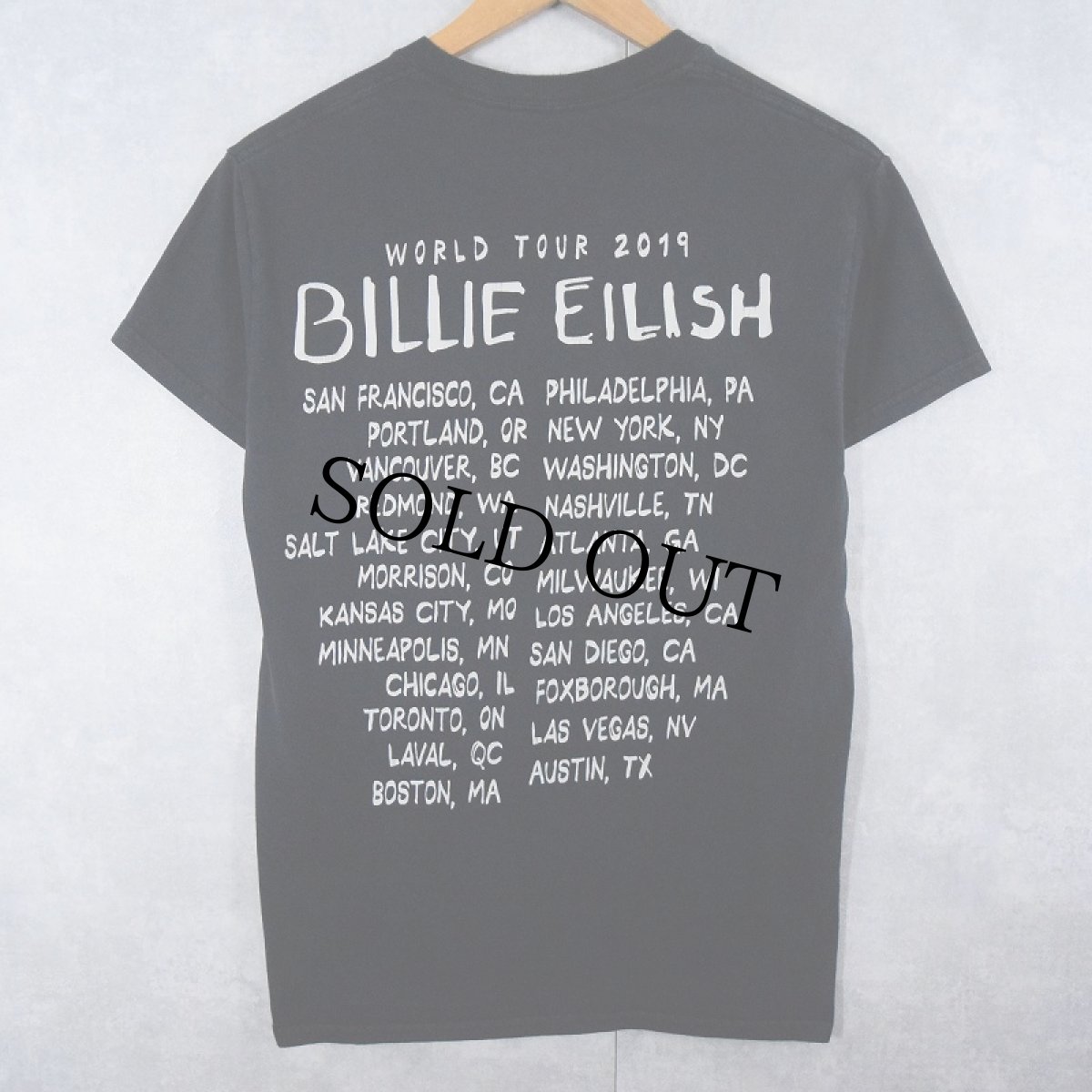 画像2: Billie Eilish "When We All Fall Asleep, Where Do We Go?" ミュージシャンフォトプリントTシャツ BLACK S (2)