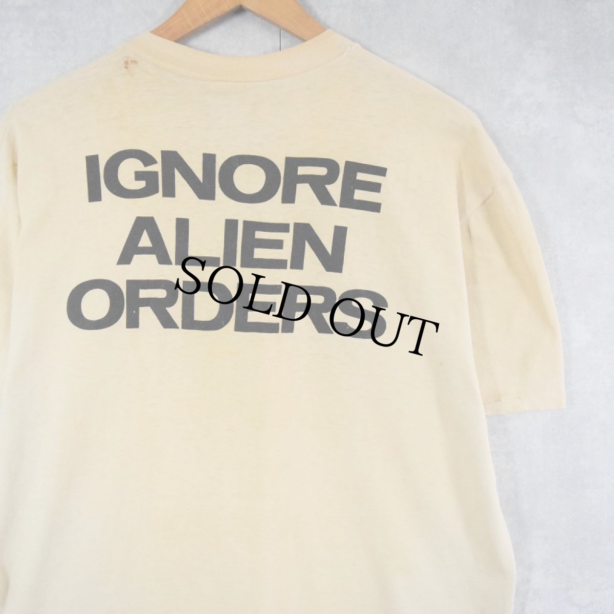 画像2: 70's USA製 "IGNORE ALIEN ORDERS" イラストプリントTシャツ L (2)
