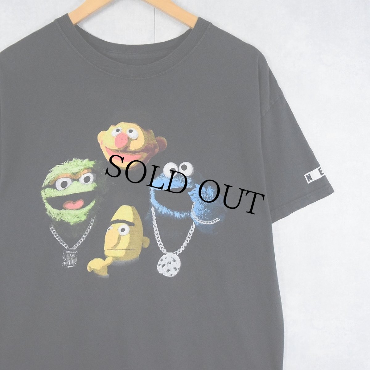 画像1: NEFF×SESAME STREET "Death Row Records" パロディTシャツ L (1)