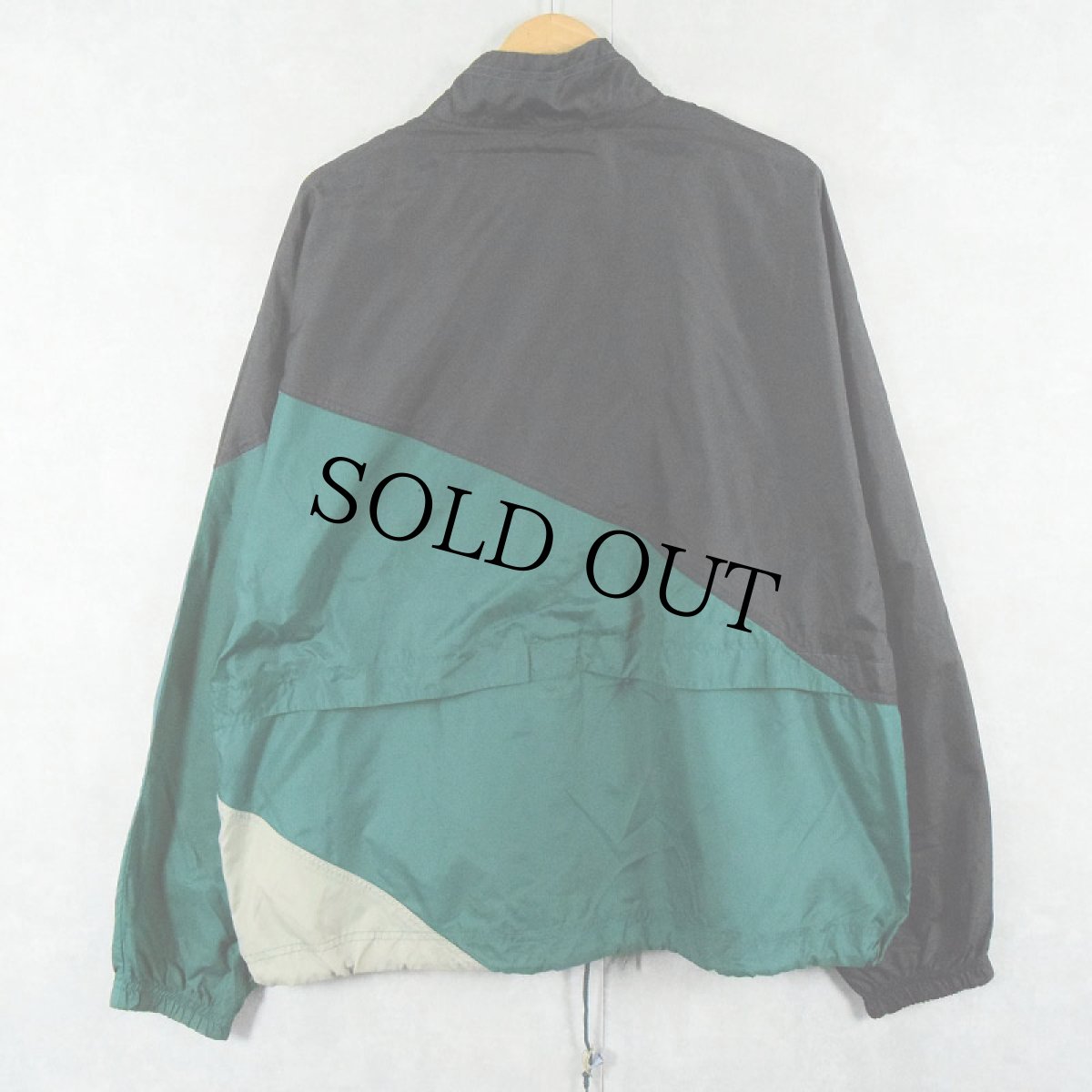 画像2: 90〜2000's NIKE ロゴ刺繍 切り替えデザイン ナイロンジャケット BLACK×GREEN L (2)