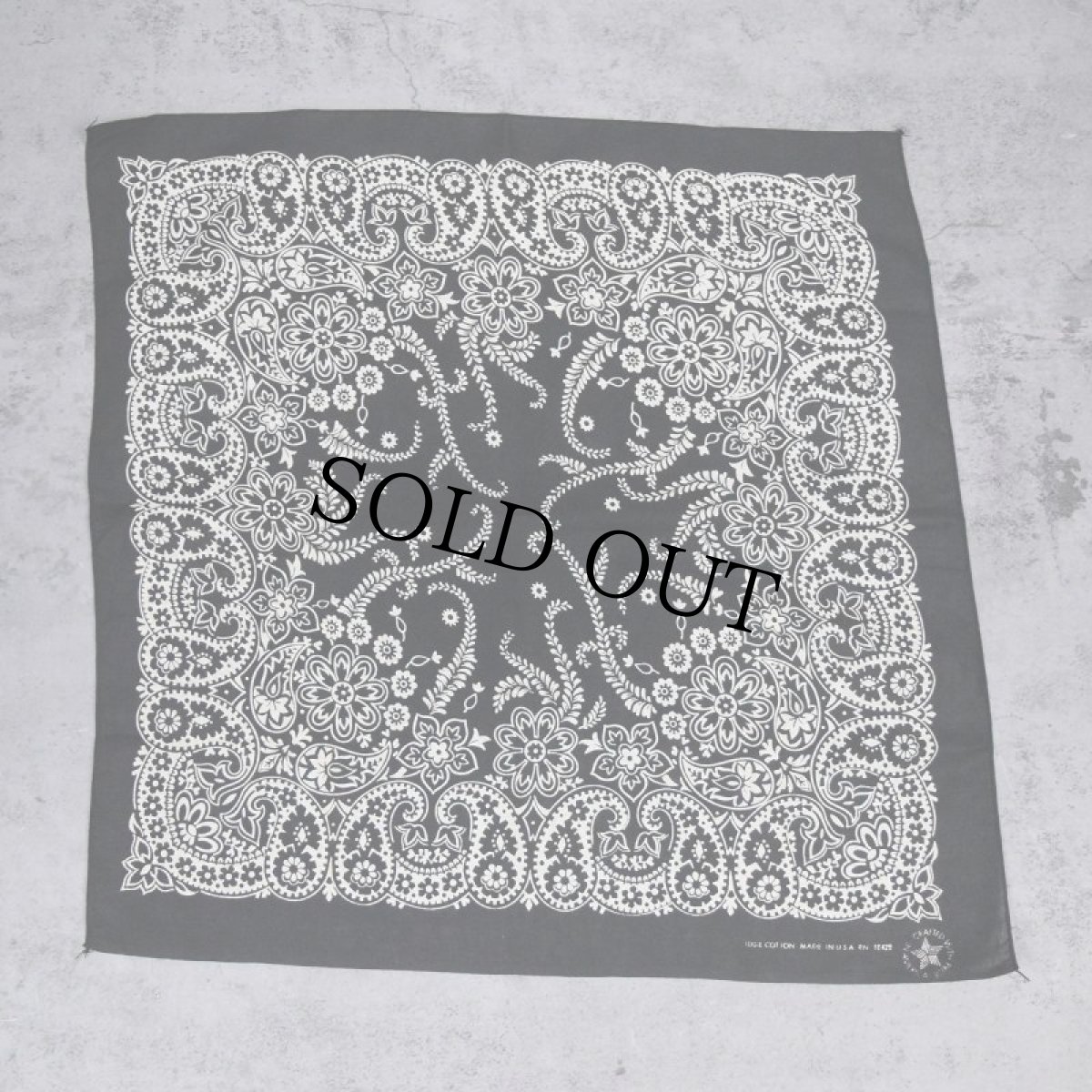 画像2: 80's USA製 花柄×ペイズリー柄 バンダナ BLACK (2)