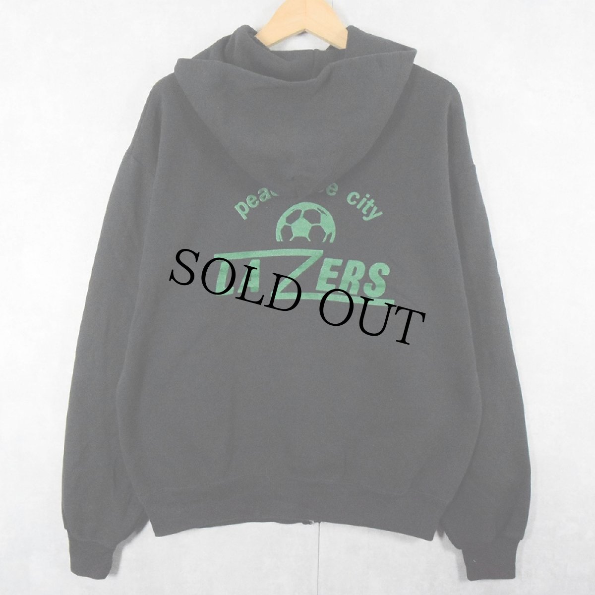 画像2: 90's USA製 "peachtree city LAZERS" プリントスウェットジップパーカー BLACK L (2)