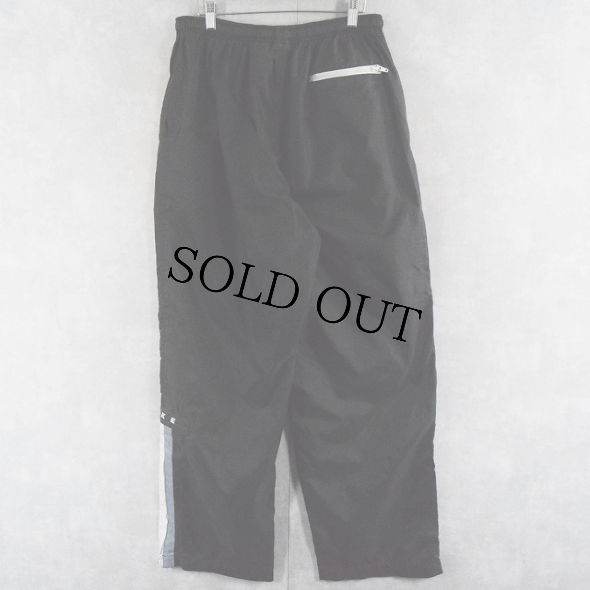 画像2: 【SALE】 NIKE サイドライン ロゴ刺繍 トラックパンツ BLACK XL (2)