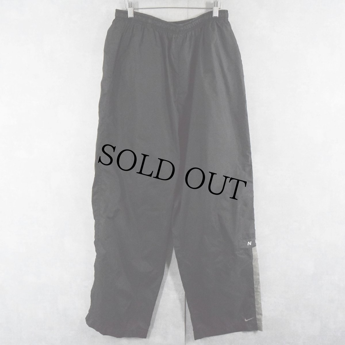 画像1: 【SALE】 NIKE サイドライン ロゴ刺繍 トラックパンツ BLACK XL (1)