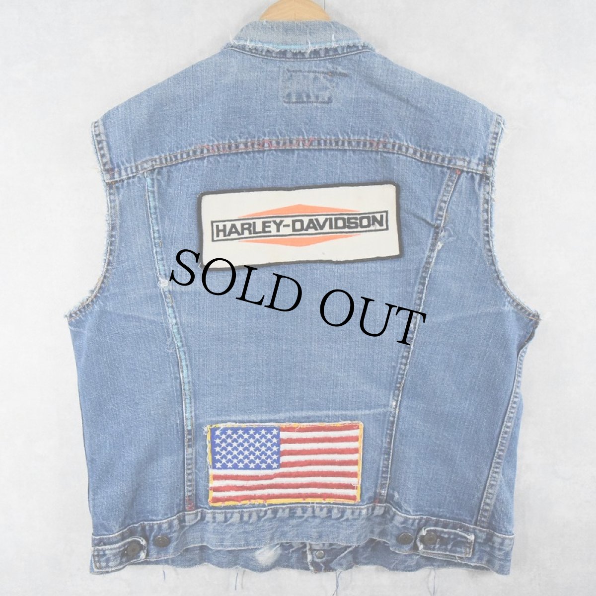 画像2: 70〜80's Levi's "HARLEY-DAVIDSON" ワッペン付き カットオフデザインデニムベスト (2)