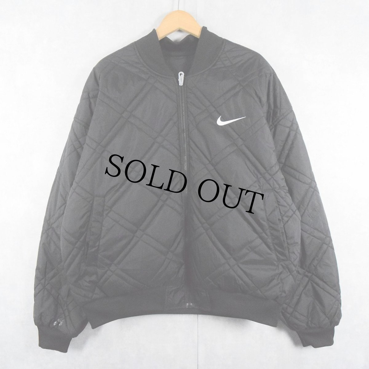 画像2: 90's〜 NIKE ロゴ刺繍 リバーシブル キルティング ナイロンジャケット BLACK L (2)