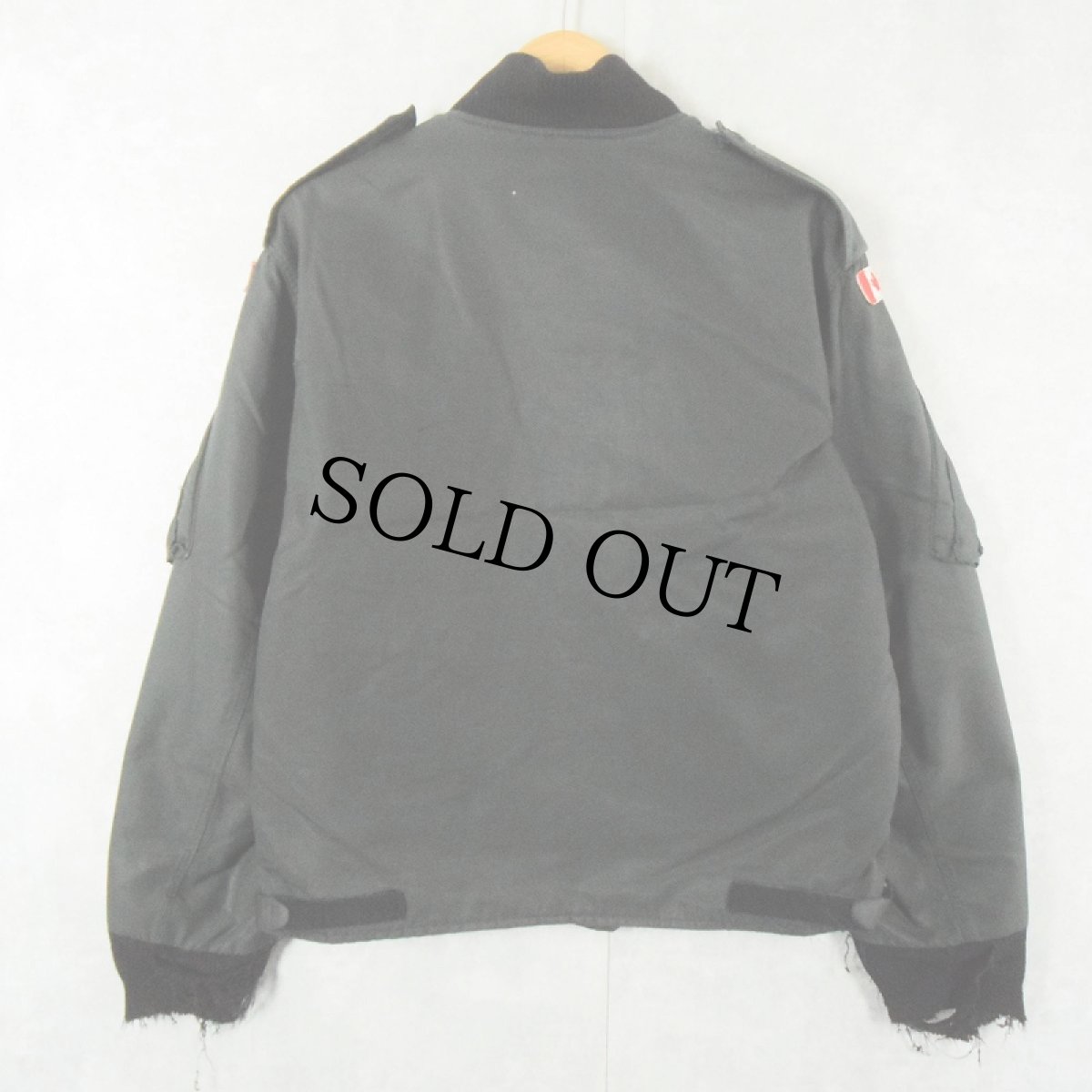 画像2: 80's ROYAL CANADIAN AIR FORCE "CAF GREEN" フライトジャケット (2)