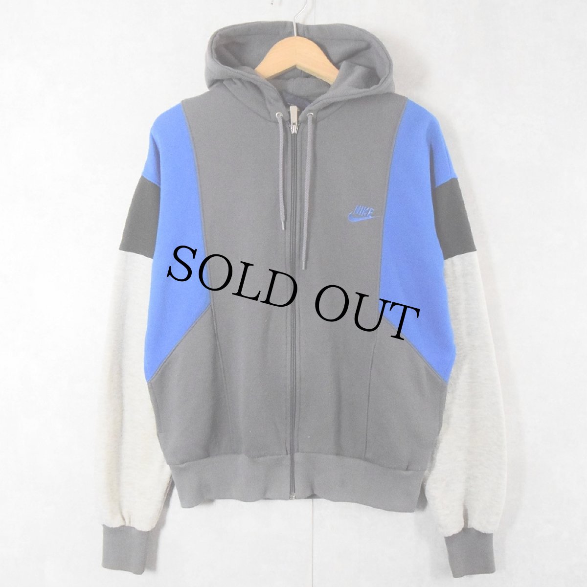 画像1: **【SALE】 80's NIKE 紺タグ 切り替えデザイン スウェットジップパーカー M (1)