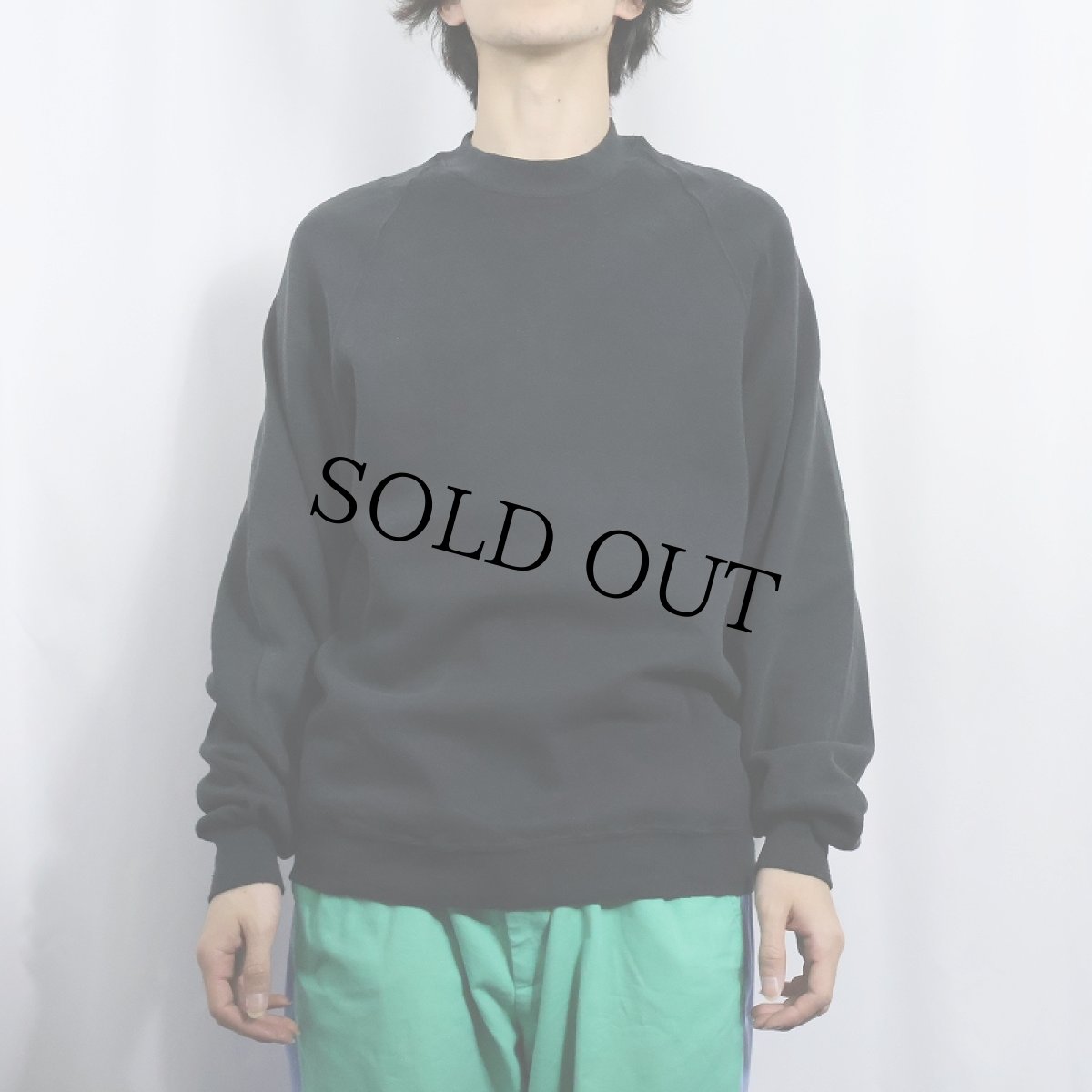 画像2: 90's JERZEES USA製 無地 ラグランスウェット BLACK XL (2)