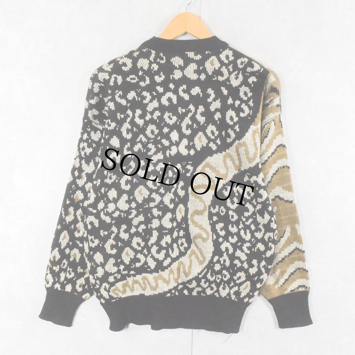 画像2: 80's〜 VAHDET 虎柄 ジャガードニットセーター (2)