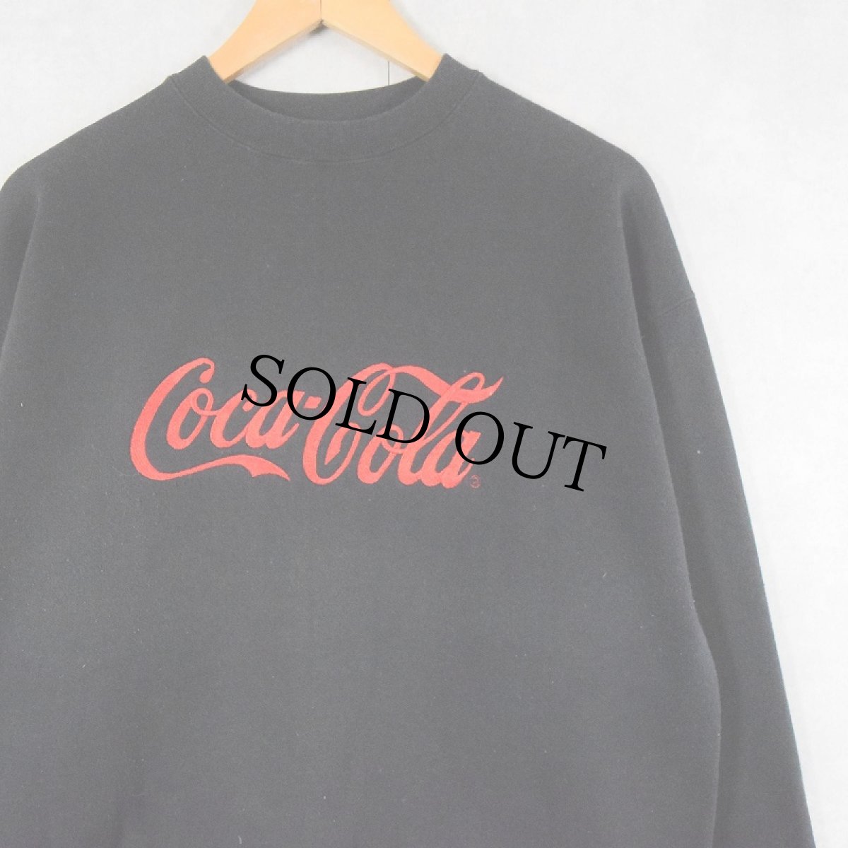 画像1: 90's Coca-Cola USA製 飲料メーカー ロゴ刺繍スウェット BLACK L (1)
