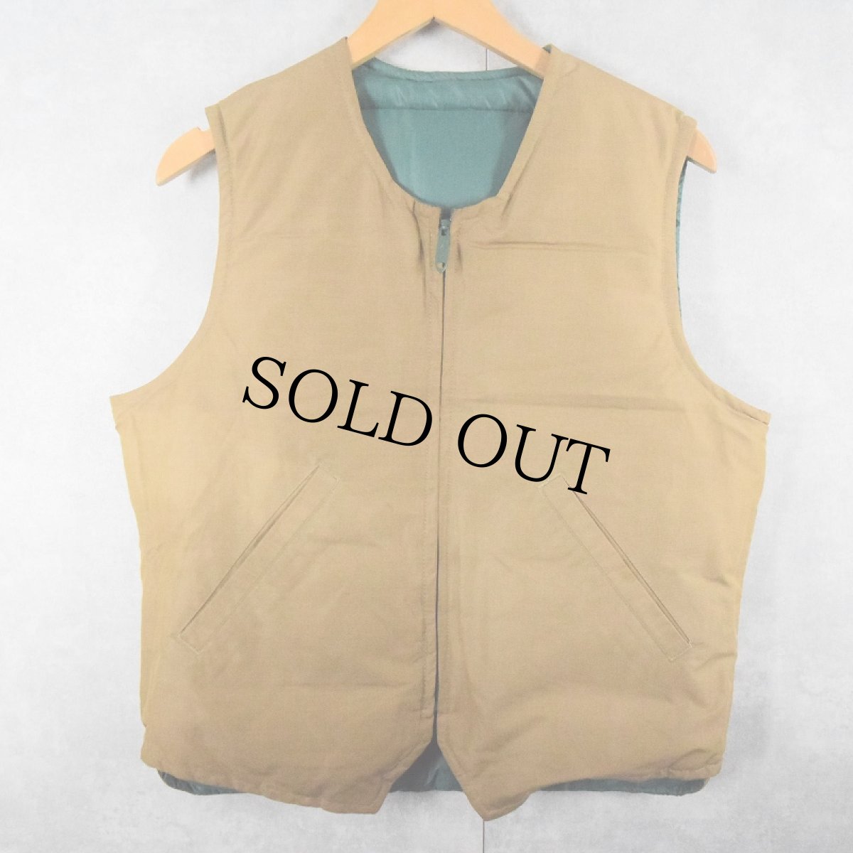 画像2: 70〜80's Eddie Bauer リバーシブル ナイロンベスト M (2)