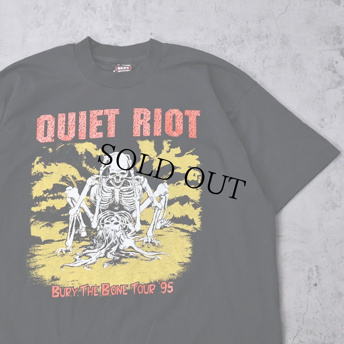 画像1: 1995 QUIET RIOT USA製 "BURY THE BONE TOUR 95" ハードロックバンドツアーTシャツ BLACK DEADSTOCK XL (1)