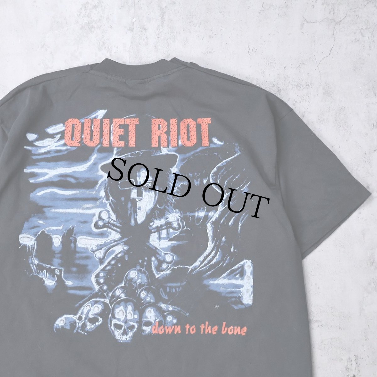画像2: 1995 QUIET RIOT USA製 "BURY THE BONE TOUR 95" ハードロックバンドツアーTシャツ BLACK DEADSTOCK XL (2)