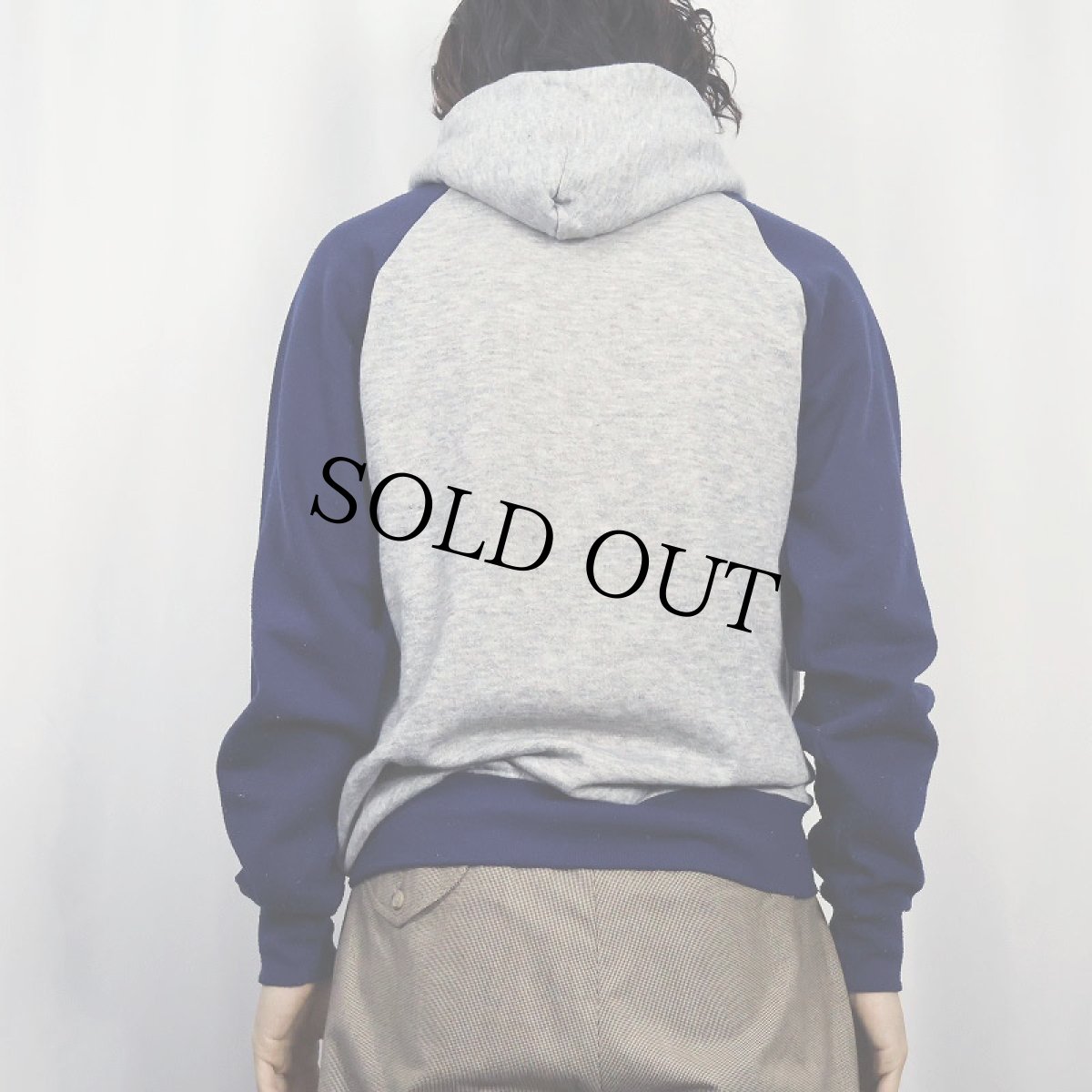 画像3: 80's Disney MICKEY MOUSE 2トーンカラー キャラクタープリント ラグランスウェットフーディー L (3)