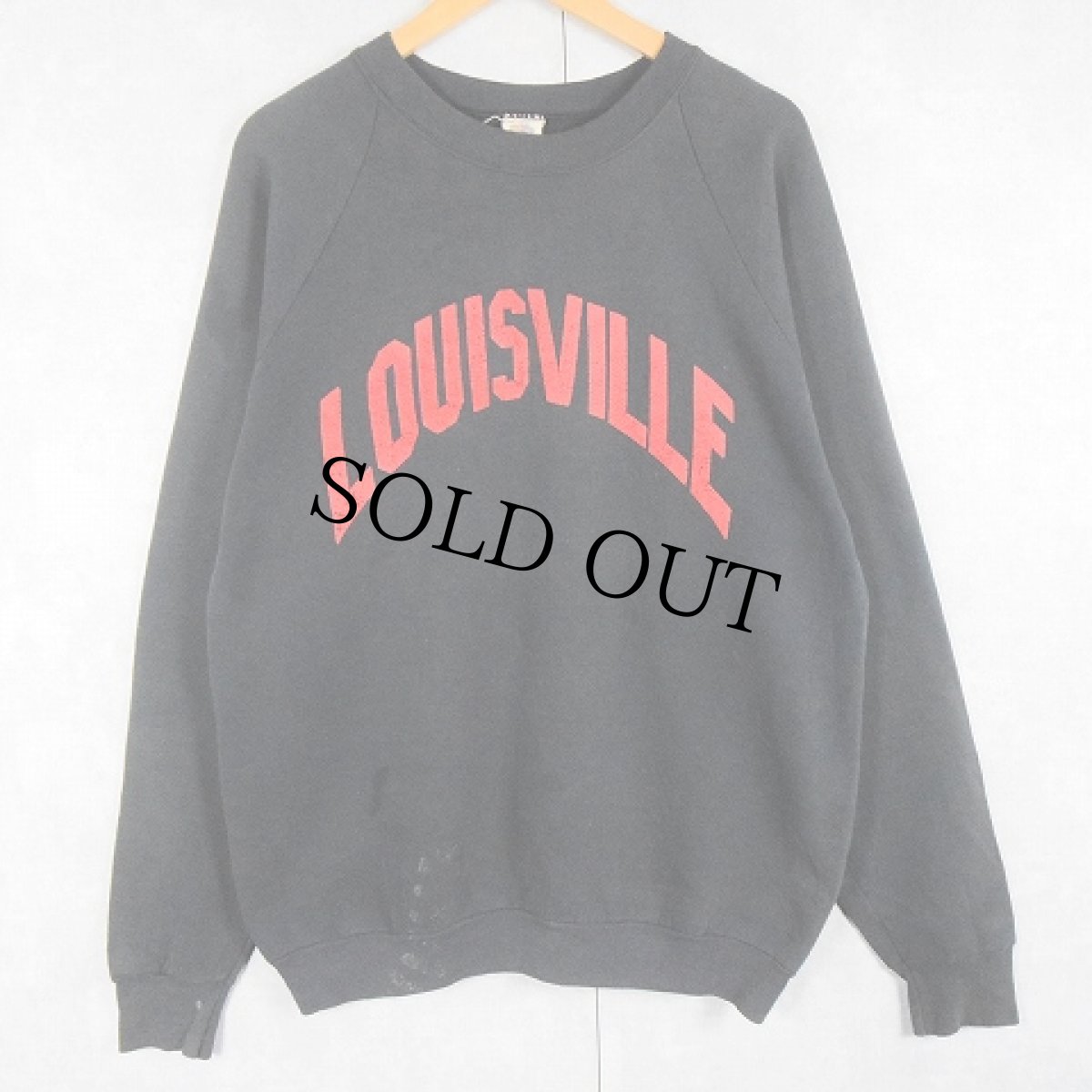 画像1: 90's FRUIT OF THE LOOM USA製 "LOUISVILLE" プリントラグランスウェット BLACK XL (1)