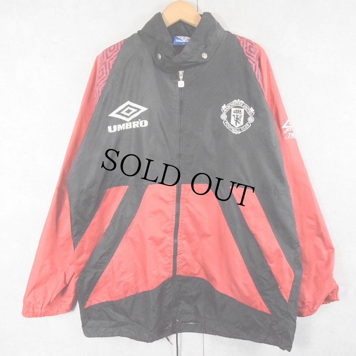 画像2: 90's UMBRO "SHARP" ロゴプリント 切り替えデザイン ジップジャケット M (2)