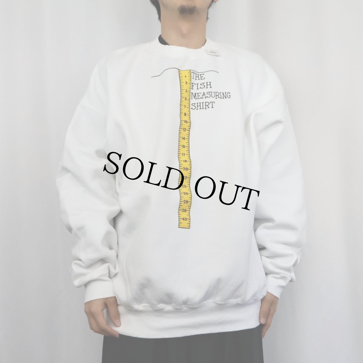 画像2: 90's〜 USA製 "THE FISH MEASURING SHIRT" シュールイラストスウェット XXL (2)