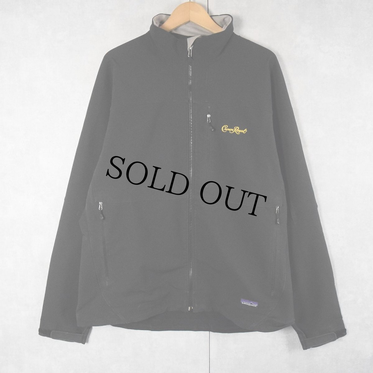 画像1: 2000's Patagonia "CROWN ROYAL" ロゴ刺繍 ソフトシェルジャケット BLACK XL (1)