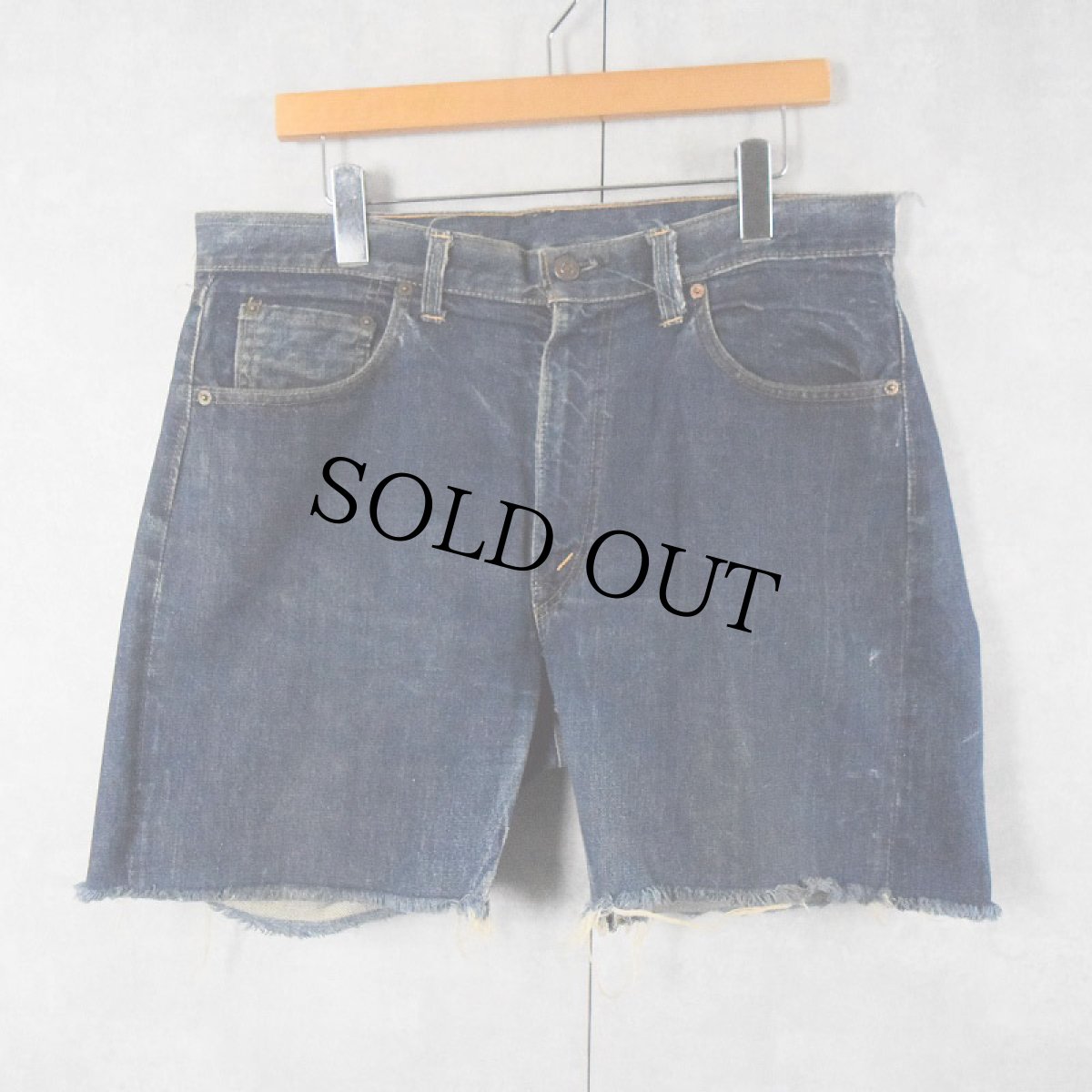 画像1: 60's LEVI'S 505 BIGE カットオフデニムショーツ W36 (1)