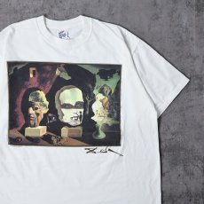 画像1: 90's SALVADOR DALI USA製 "Old age, adolescence, infancy" アートプリントTシャツ MINT CONDITION L (1)