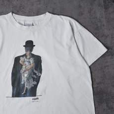 画像1: 90's Rene Magritte "レディメイドの花束" アートプリントTシャツ XL (1)