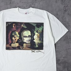 画像1: 90's SALVADOR DALI USA製 "Old age, adolescence, infancy" アートプリントTシャツ MINT CONDITION L (1)